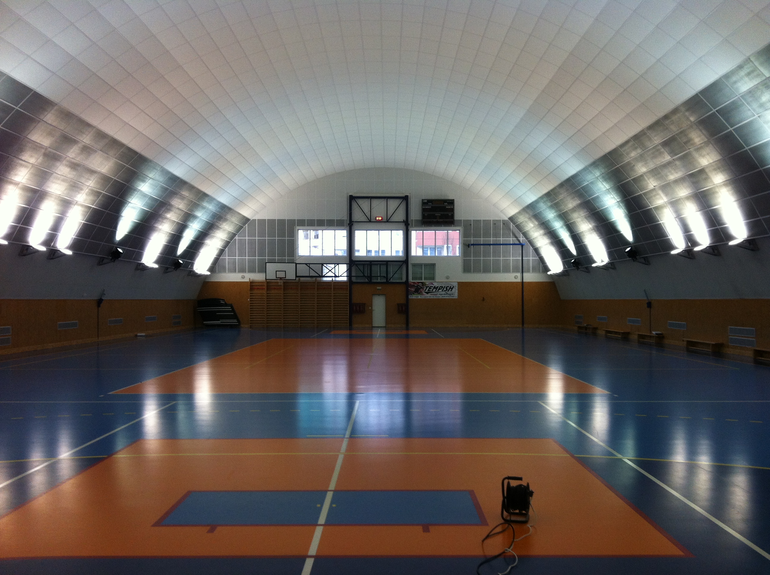 LED  Osvětlení sportovní haly MaxLumen.cz